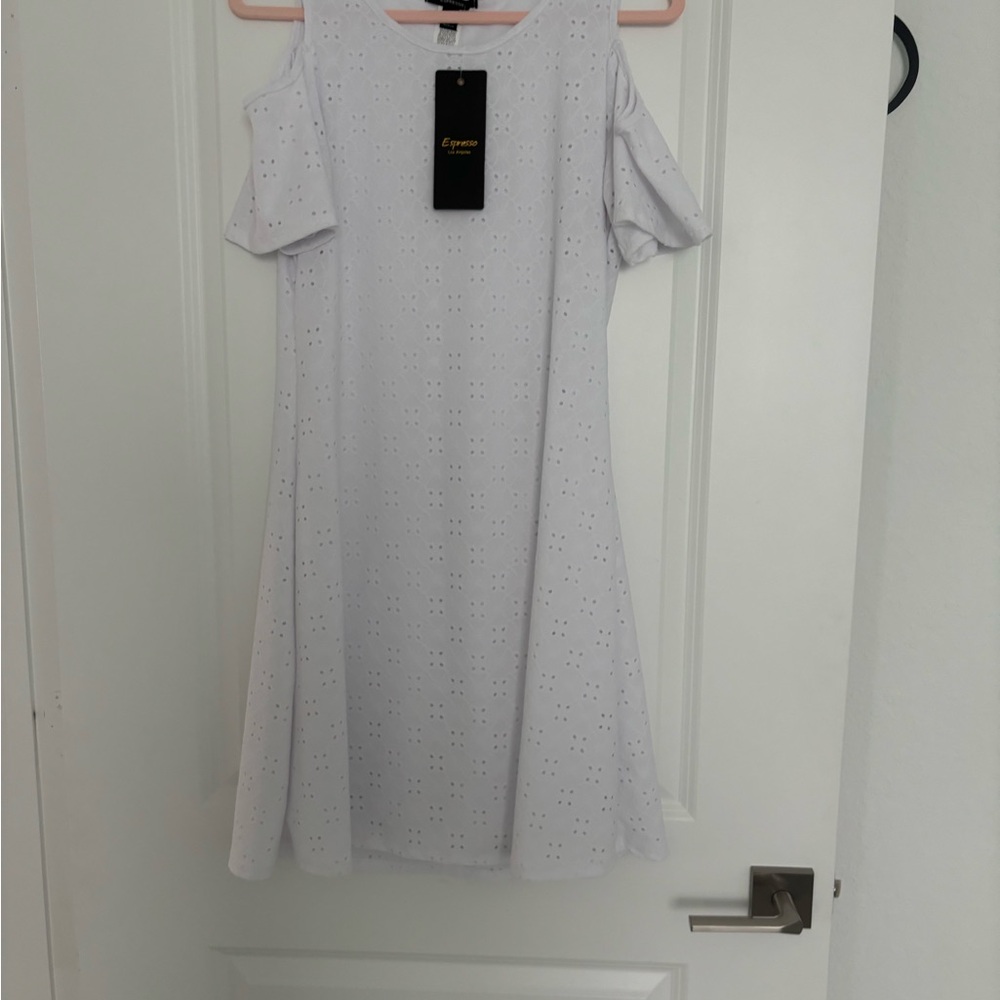 NWT Expresso Los Angeles White Eyelet Cold Shoulder Dress. Size M